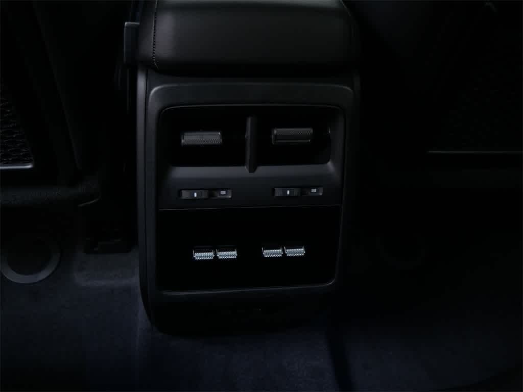 Thumbnail: 2026 Porsche Macan - 15