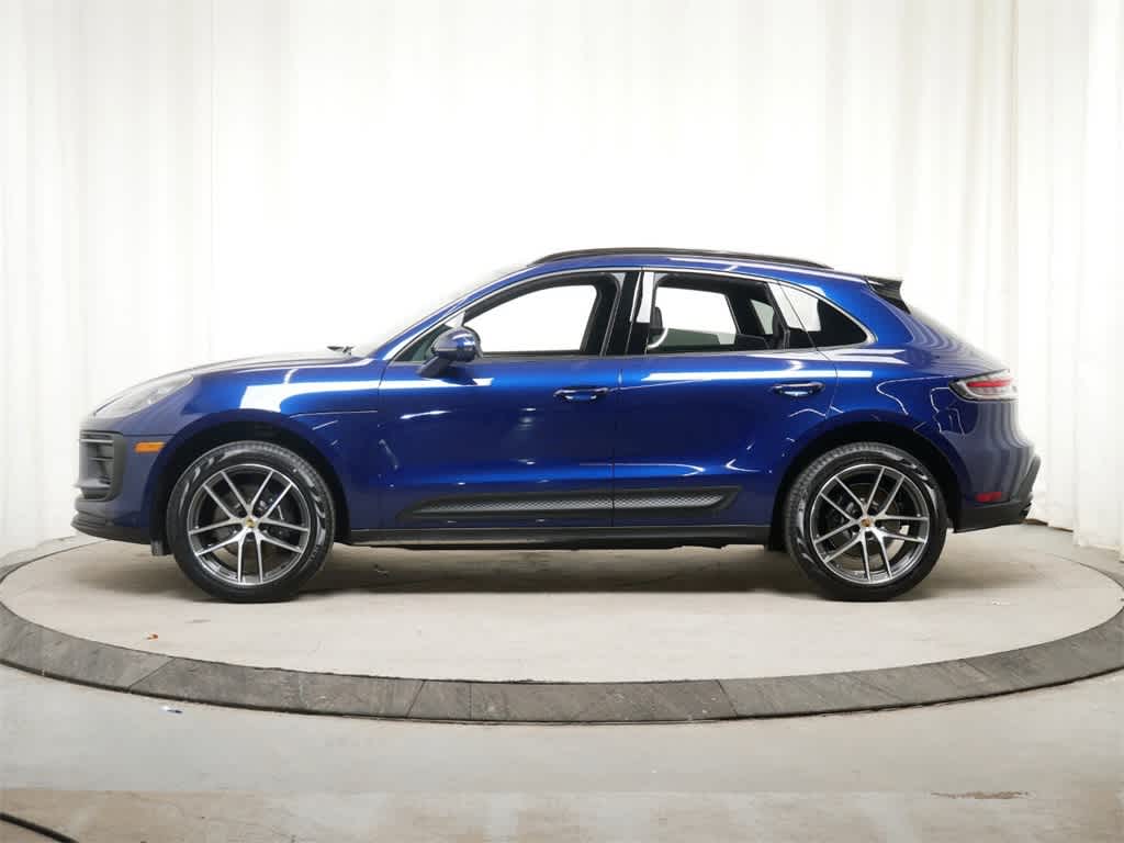 Thumbnail: 2025 Porsche Macan - 2