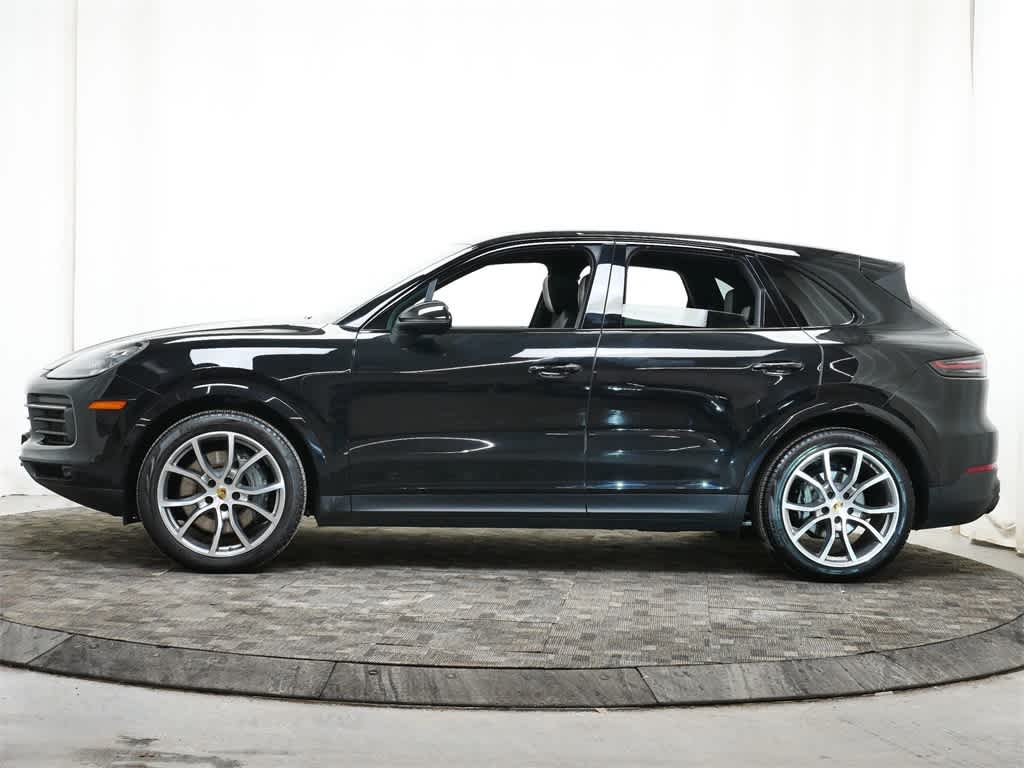 Thumbnail: 2023 Porsche Cayenne - 2