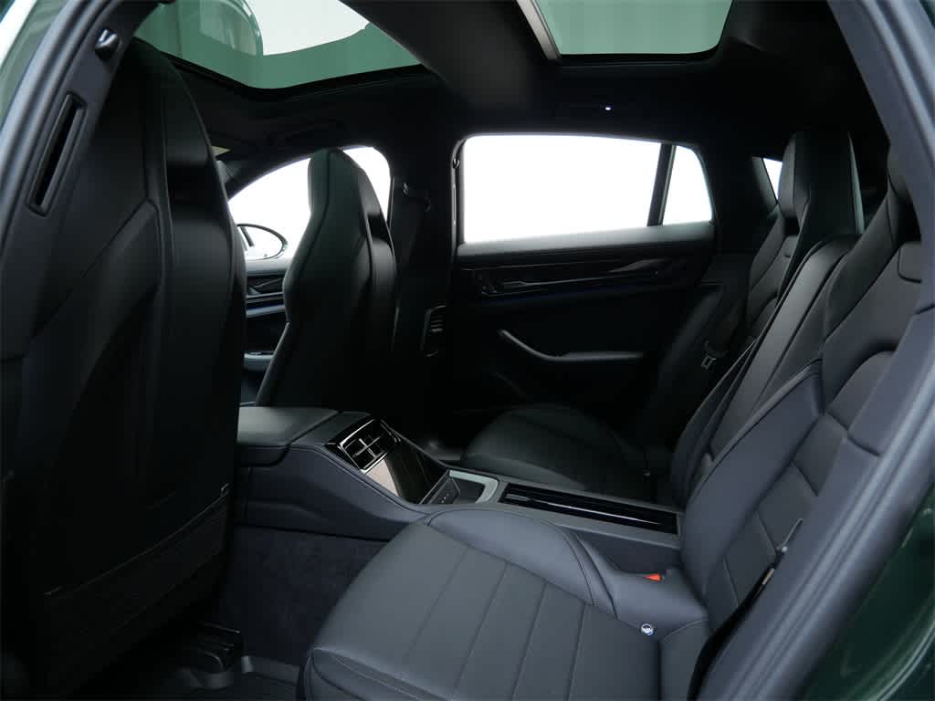 Thumbnail: 2024 Porsche Panamera - 13