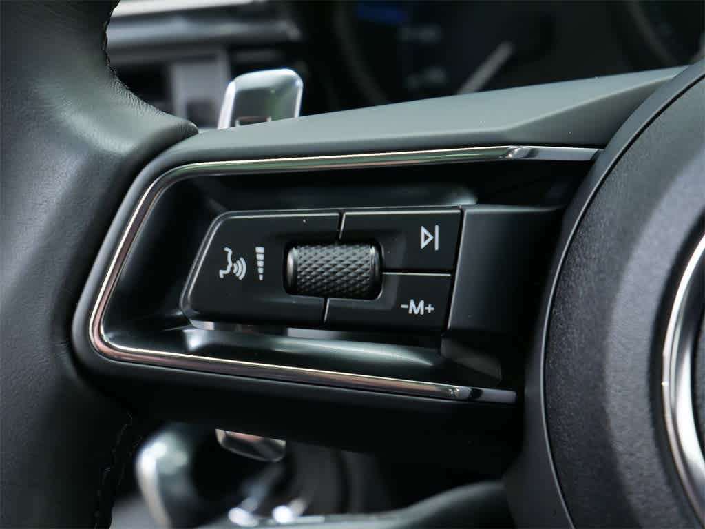 Thumbnail: 2025 Porsche Macan - 21