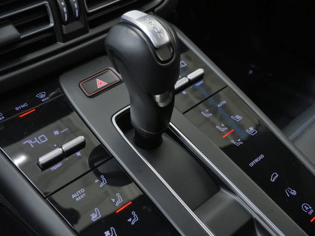 Thumbnail: 2023 Porsche Macan - 26