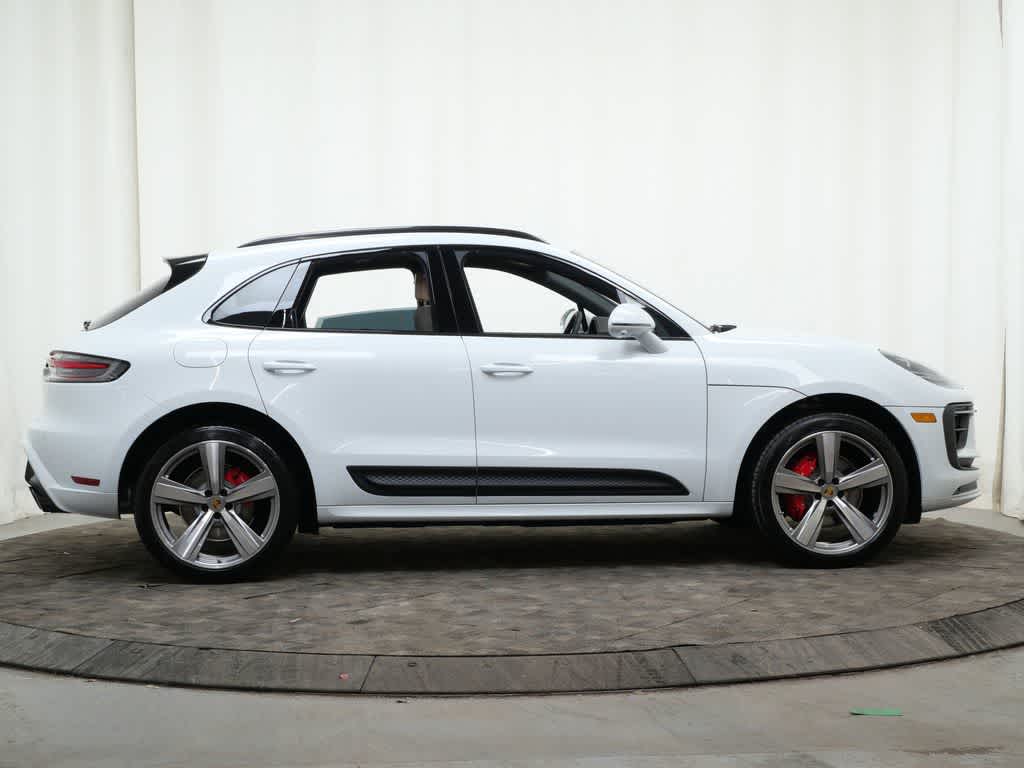Thumbnail: 2026 Porsche Macan - 8