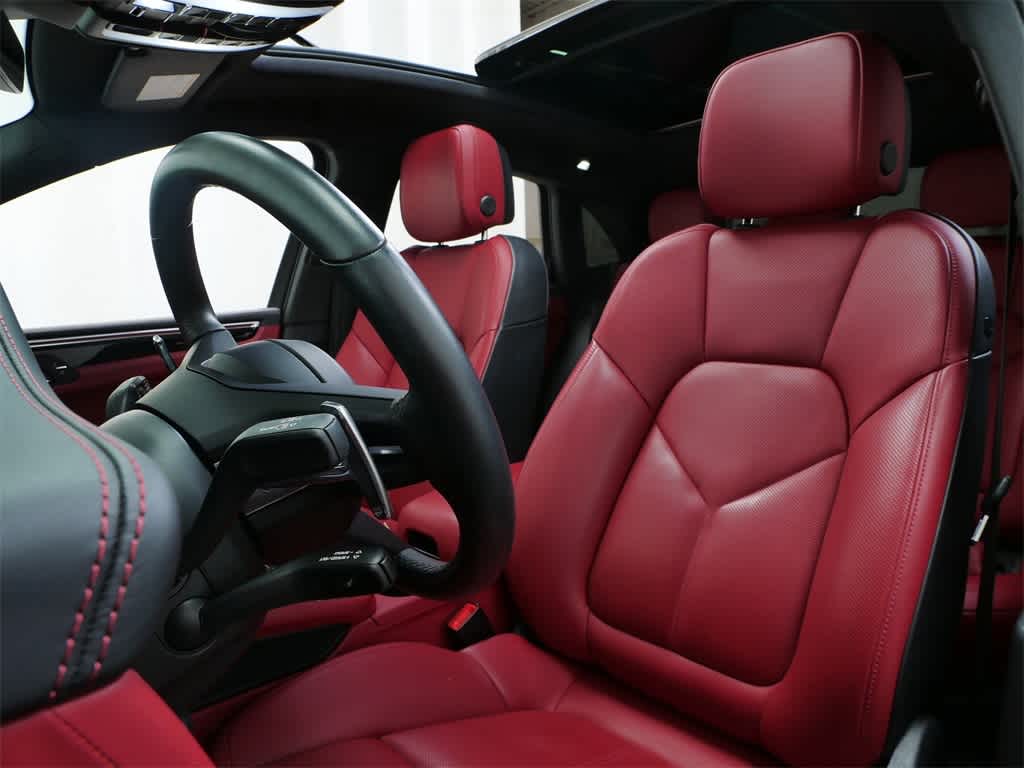 Thumbnail: 2023 Porsche Macan - 5