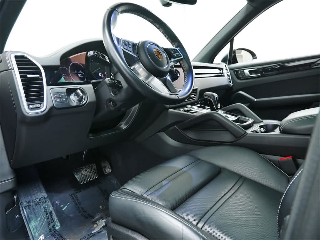 Thumbnail: 2023 Porsche Cayenne - 4
