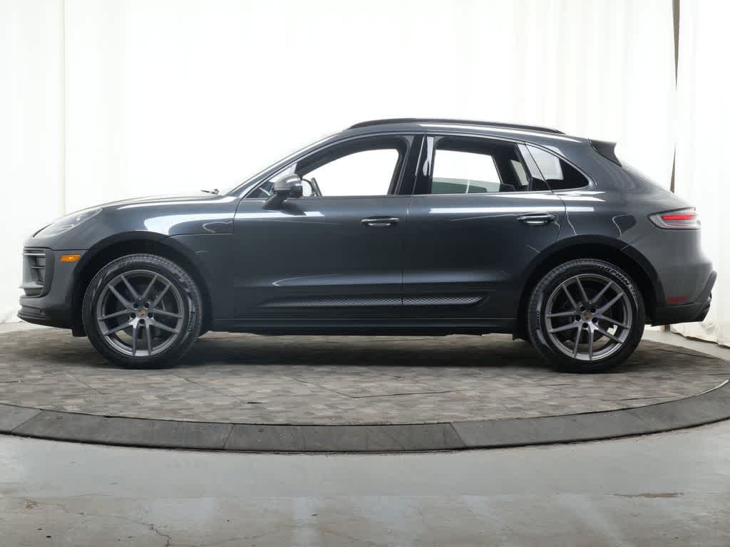Thumbnail: 2024 Porsche Macan - 2