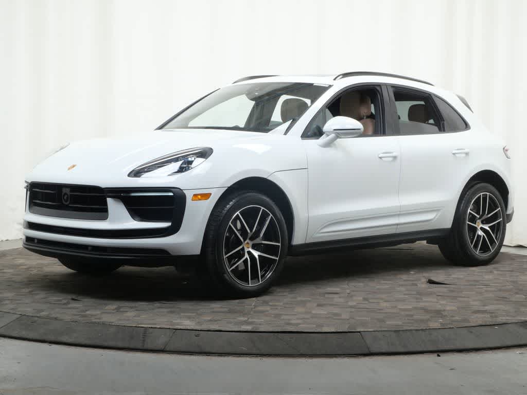 Thumbnail: 2026 Porsche Macan - 1