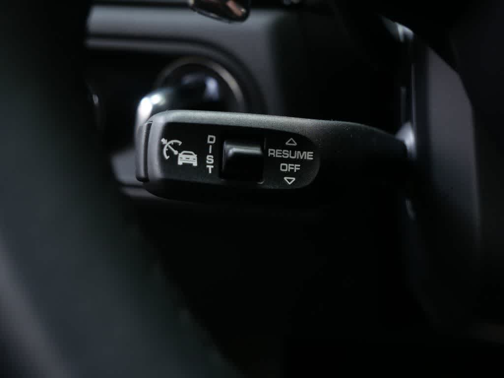 Thumbnail: 2025 Porsche Macan - 26