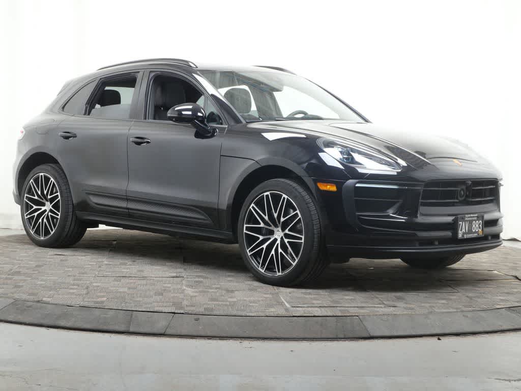 Thumbnail: 2024 Porsche Macan - 9