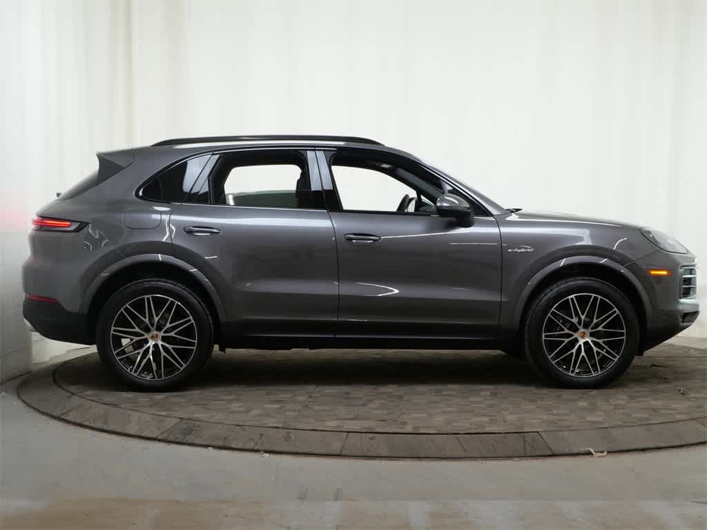 Thumbnail: 2026 Porsche Cayenne - 8