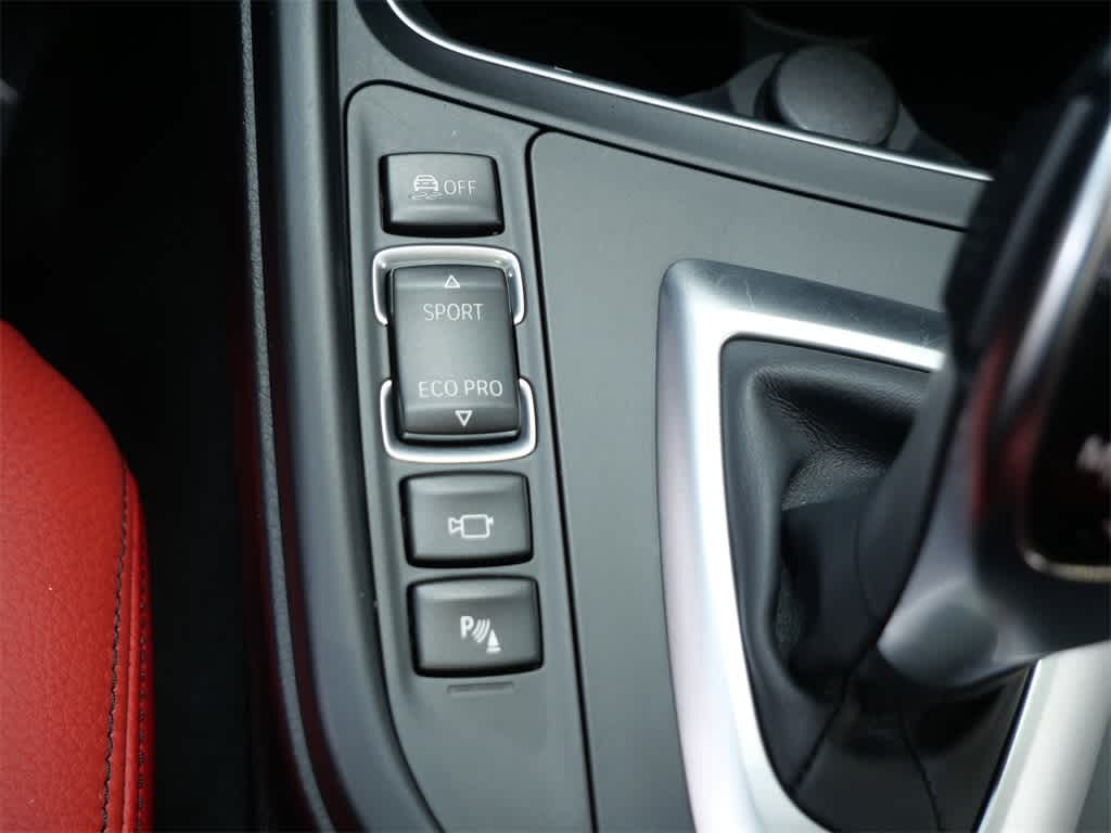 Thumbnail: 2018 BMW 3 Series - 26