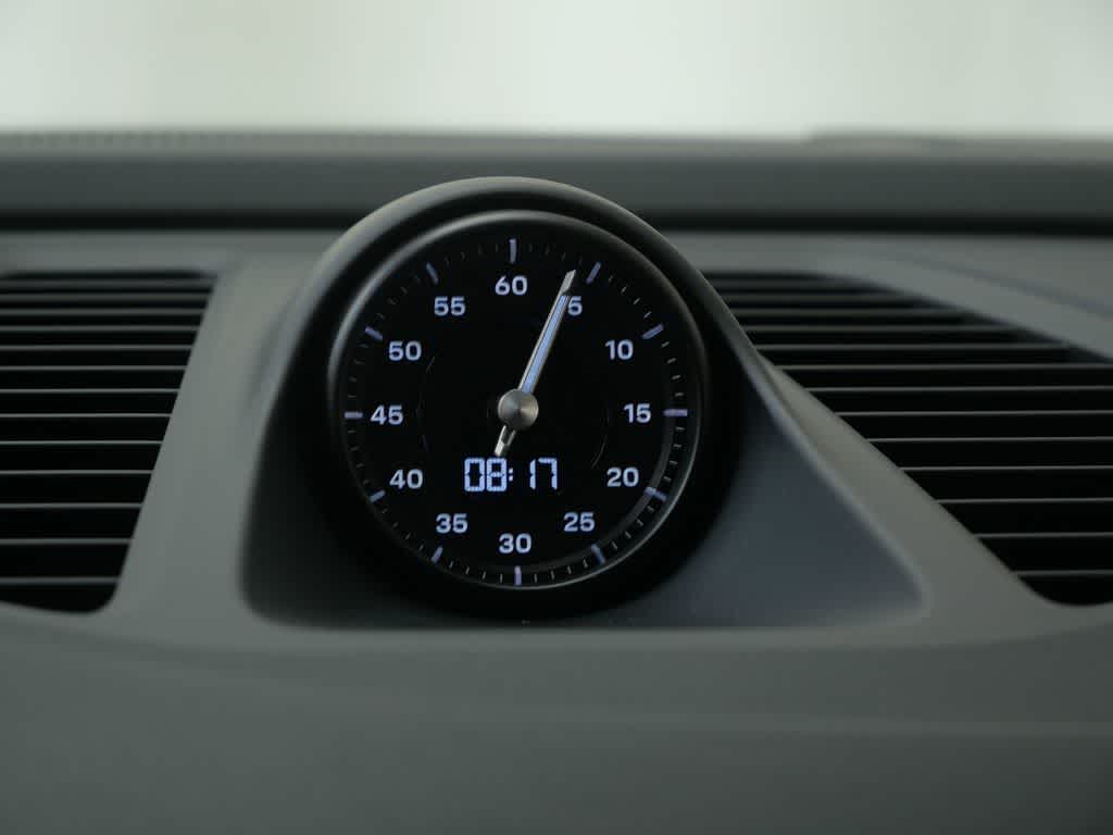 Thumbnail: 2026 Porsche Macan - 29