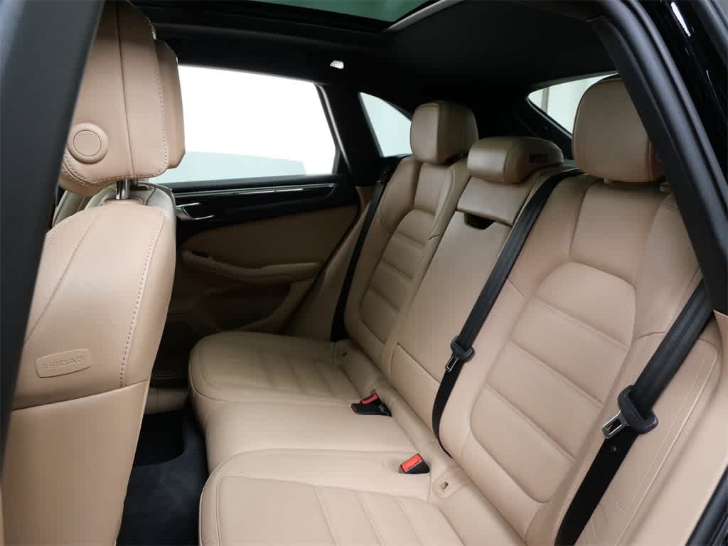 Thumbnail: 2024 Porsche Macan - 16