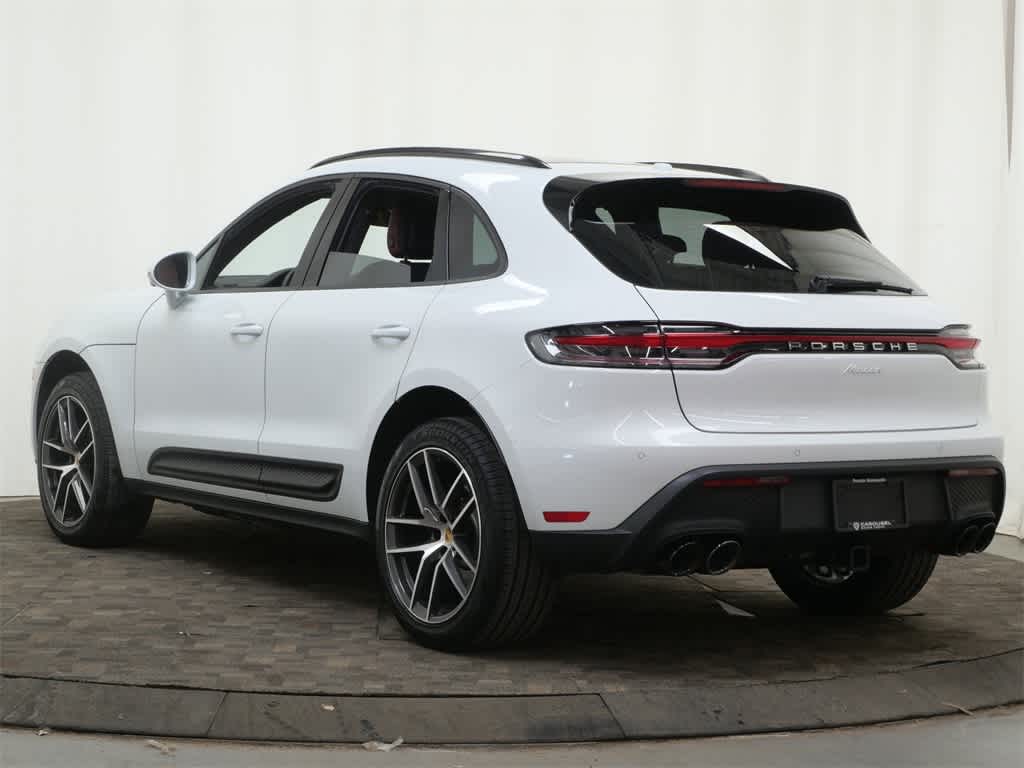 Thumbnail: 2025 Porsche Macan - 3