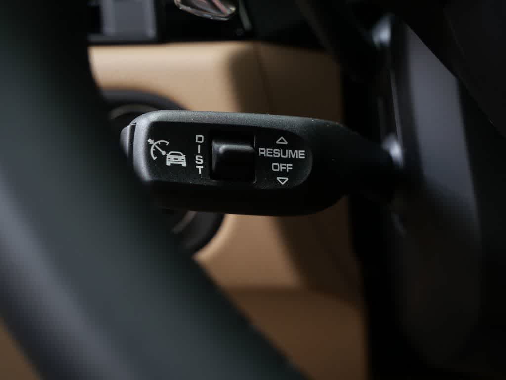 Thumbnail: 2026 Porsche Macan - 19