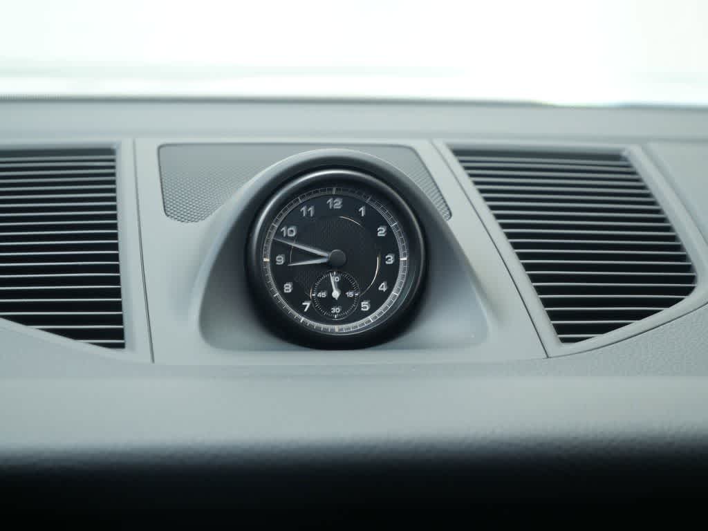 Thumbnail: 2026 Porsche Macan - 20