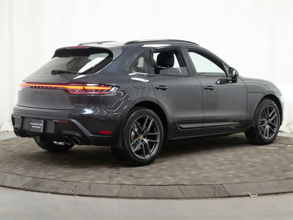 Thumbnail: 2026 Porsche Macan - 7