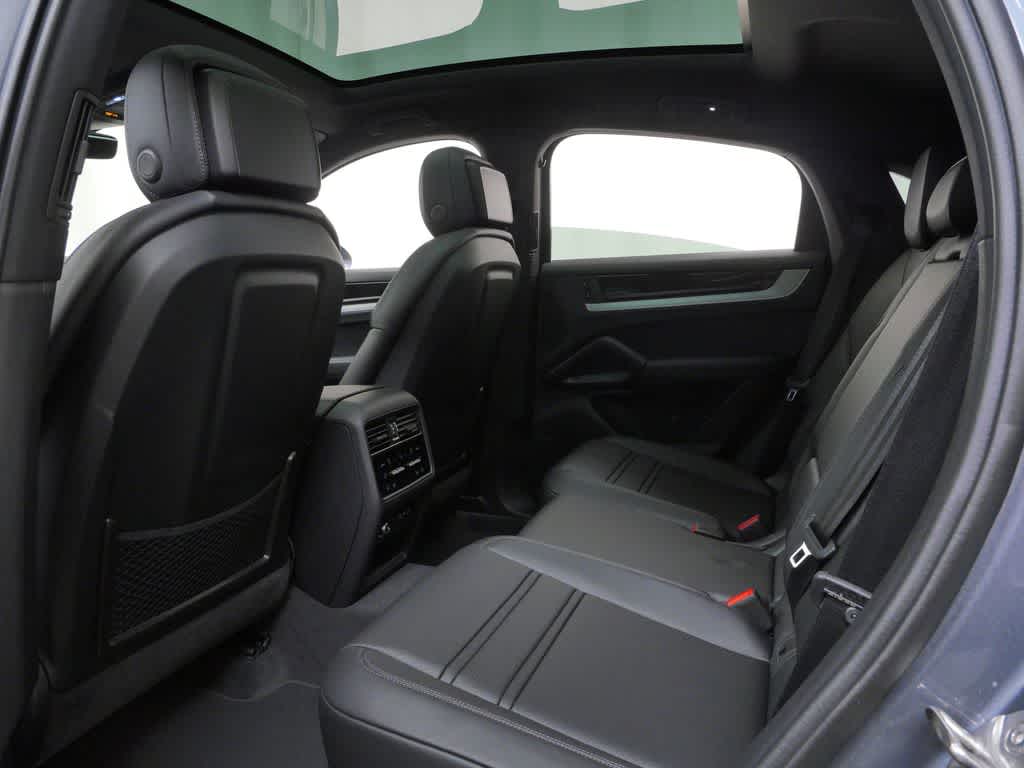 Thumbnail: 2026 Porsche Cayenne - 14