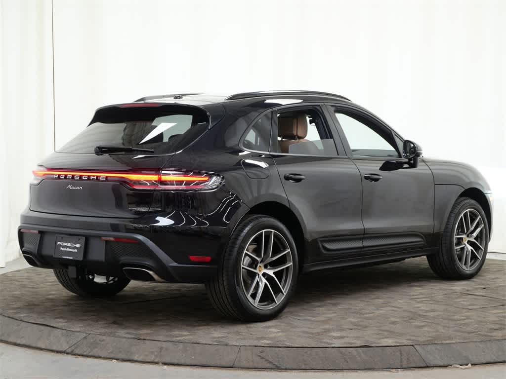 Thumbnail: 2026 Porsche Macan - 7