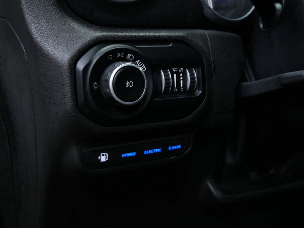 Thumbnail: 2022 Jeep Wrangler - 17