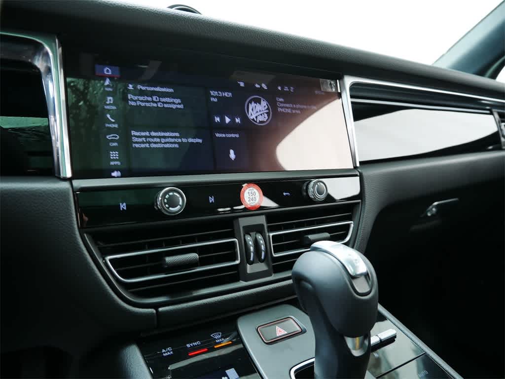 Thumbnail: 2026 Porsche Macan - 27