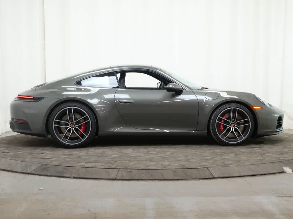 Thumbnail: 2026 Porsche 911 - 8