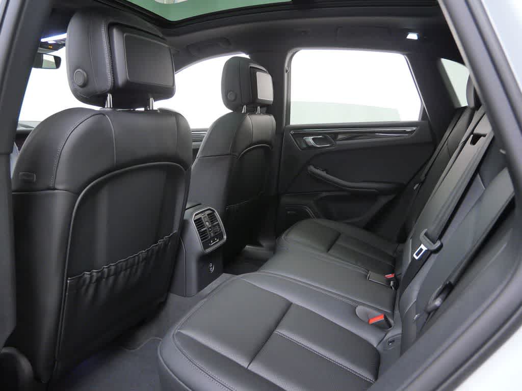 Thumbnail: 2026 Porsche Macan - 14