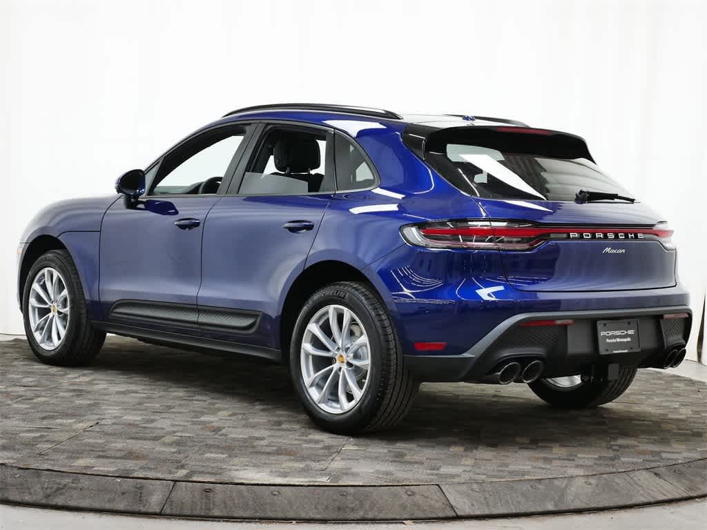 Thumbnail: 2026 Porsche Macan - 3