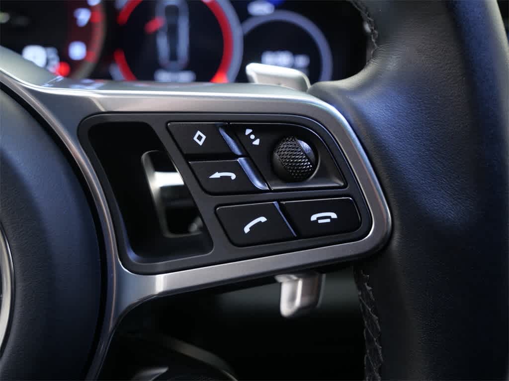 Thumbnail: 2018 Porsche Panamera - 19