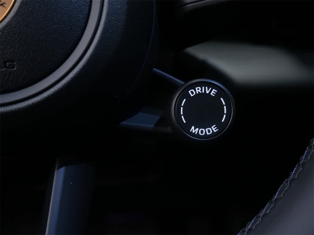 Thumbnail: 2026 Porsche Macan - 22