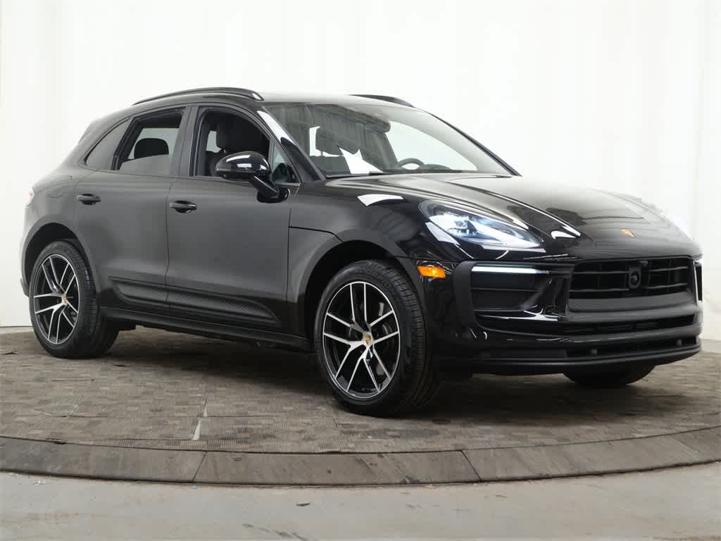 Thumbnail: 2025 Porsche Macan - 9