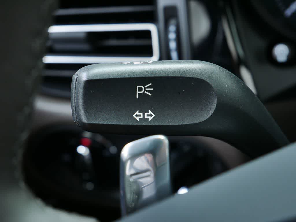 Thumbnail: 2024 Porsche Macan - 21