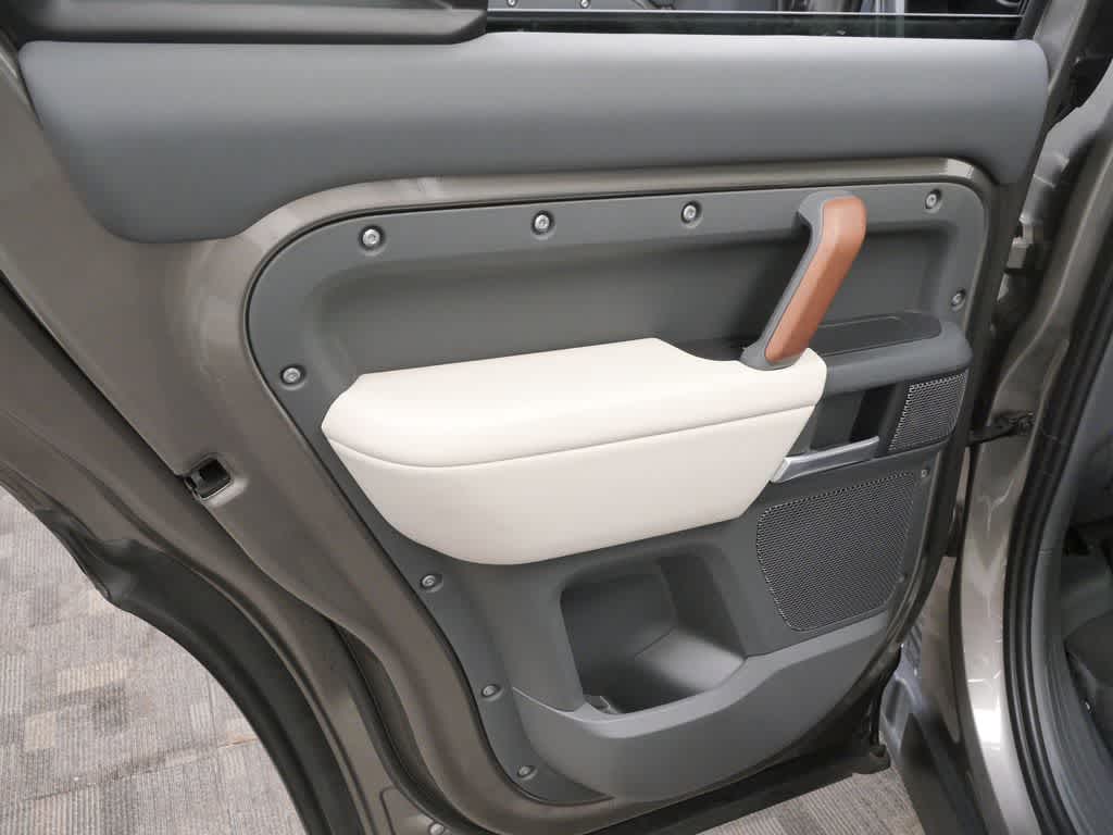Thumbnail: 2024 Land Rover Defender - 13
