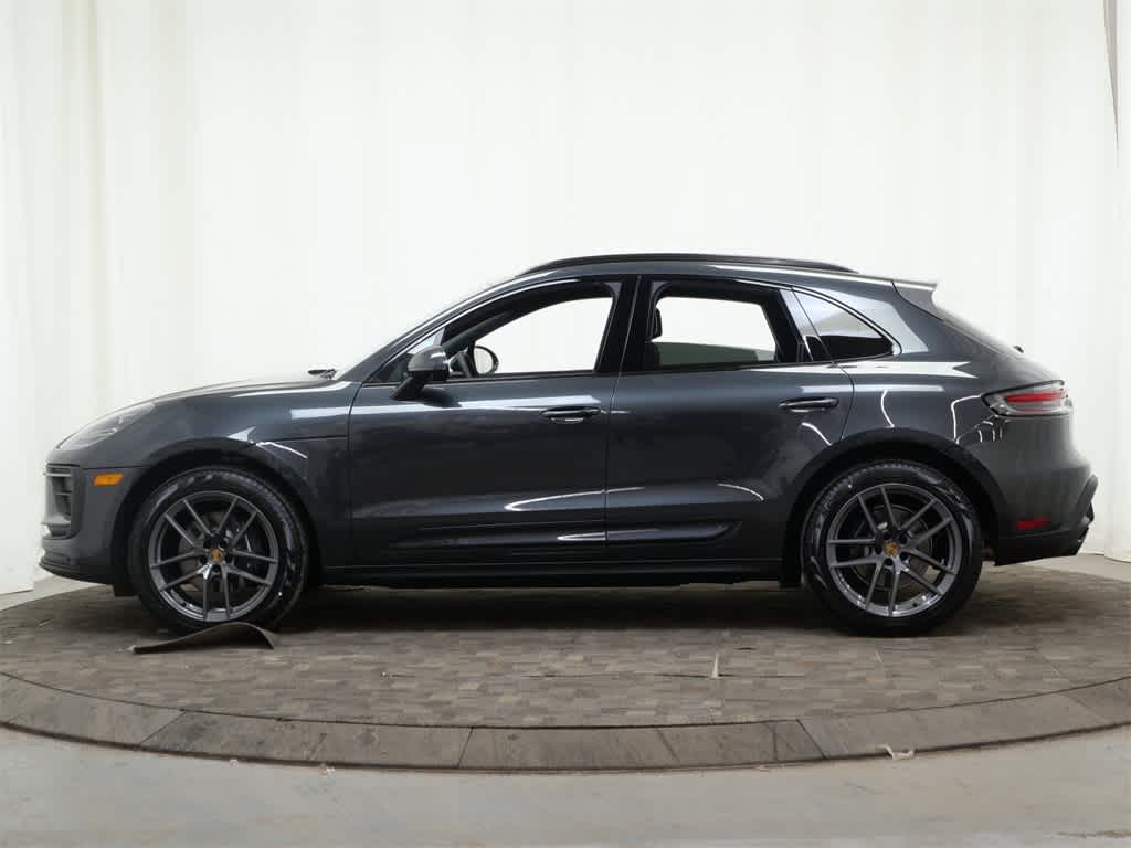 Thumbnail: 2026 Porsche Macan - 2