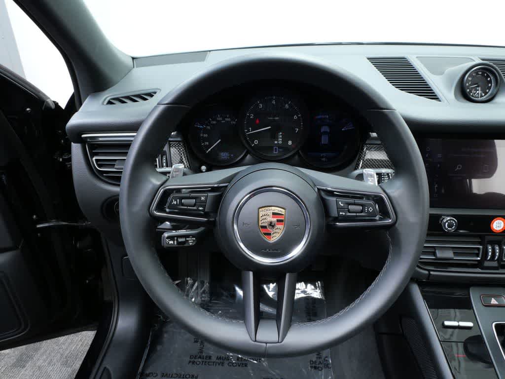 Thumbnail: 2025 Porsche Macan - 21