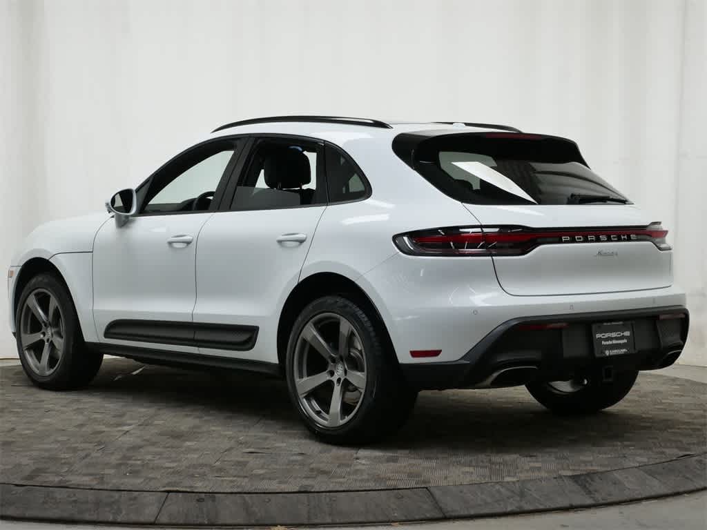 Thumbnail: 2025 Porsche Macan - 3