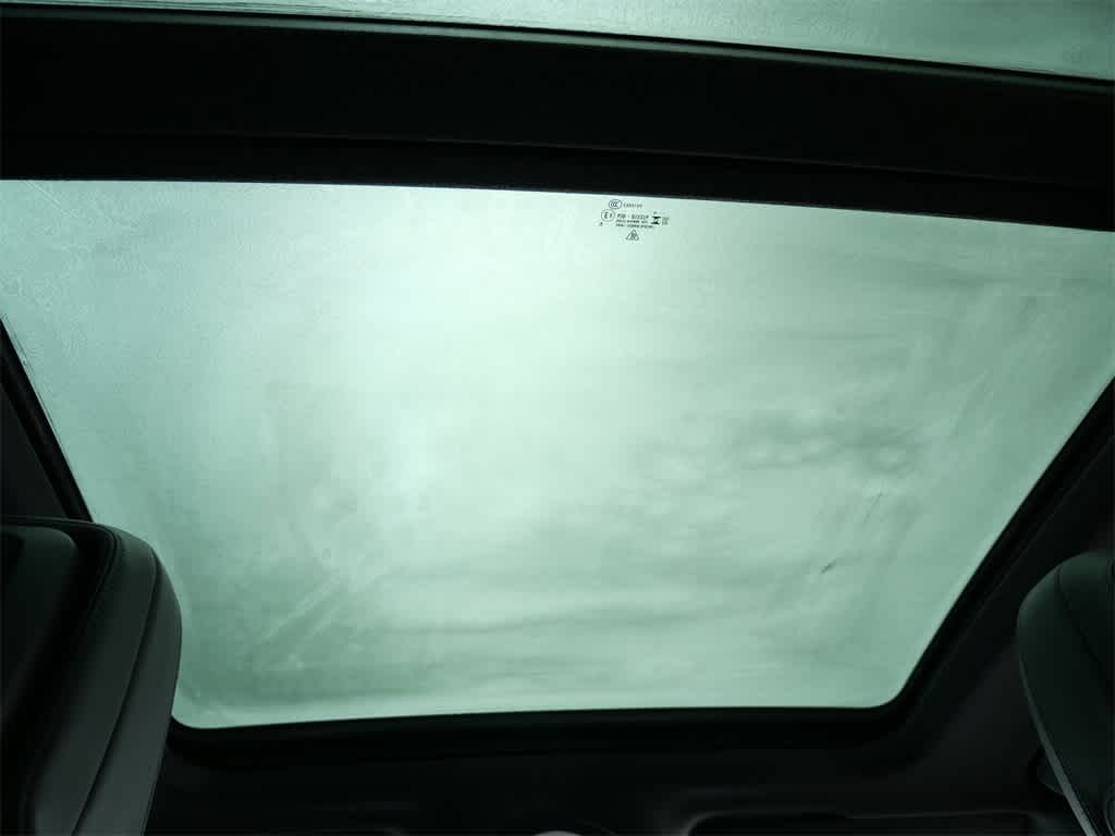 Thumbnail: 2025 Porsche Macan - 15