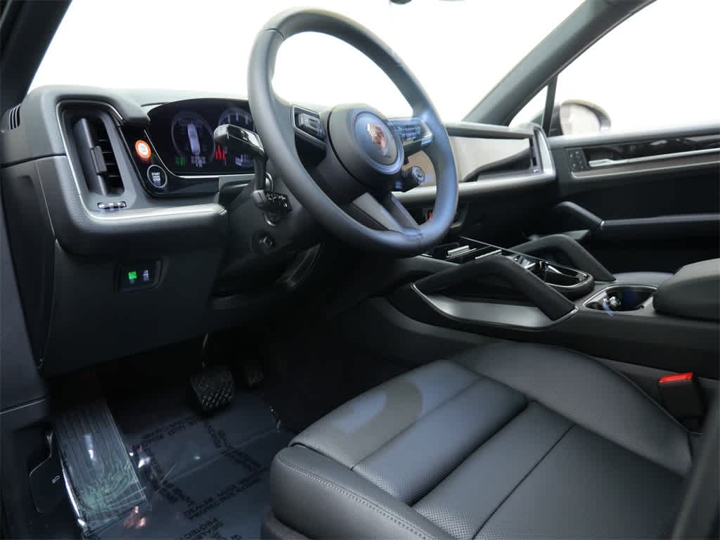 Thumbnail: 2026 Porsche Cayenne - 4