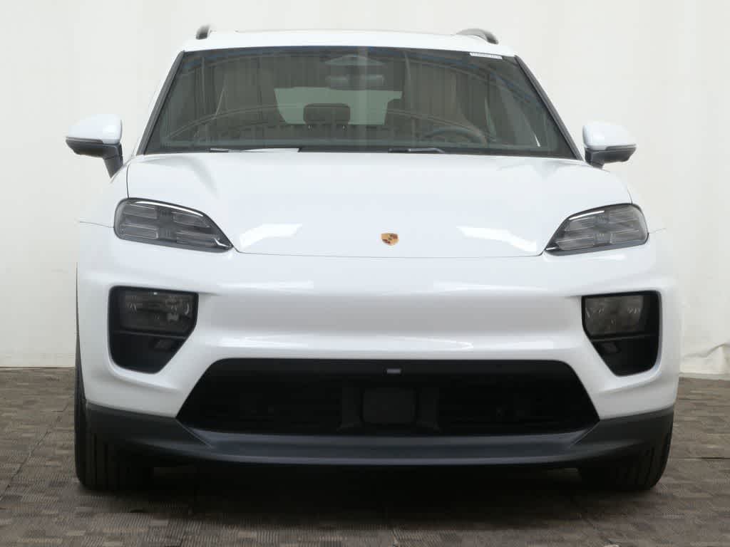 Thumbnail: 2026 Porsche Macan - 10