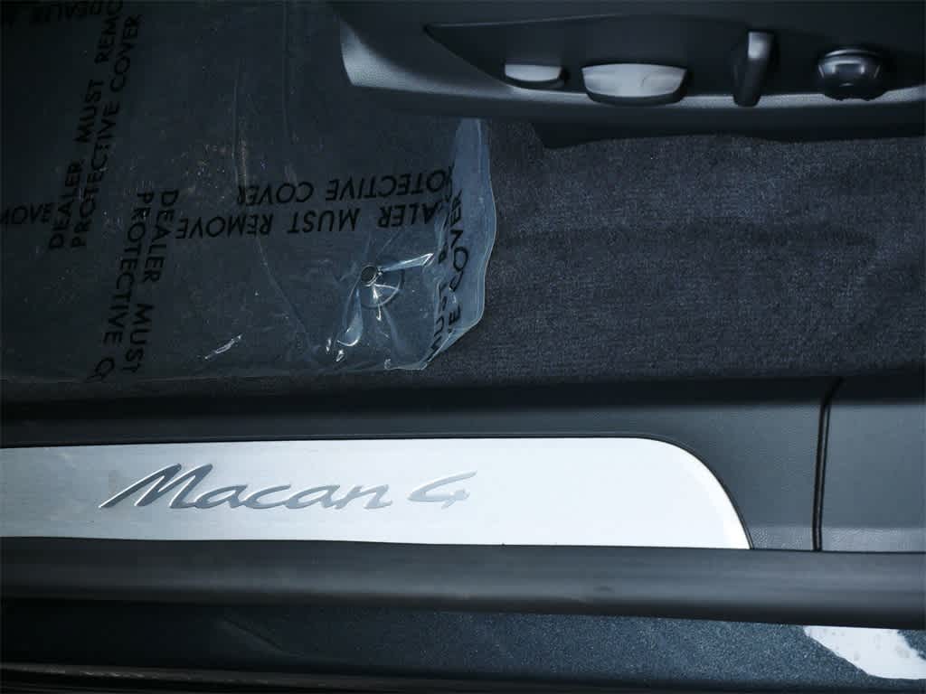 Thumbnail: 2025 Porsche Macan - 13