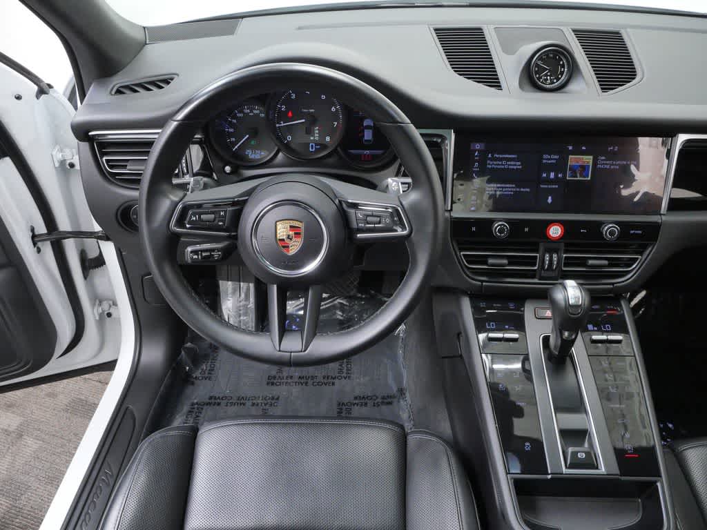 Thumbnail: 2024 Porsche Macan - 16