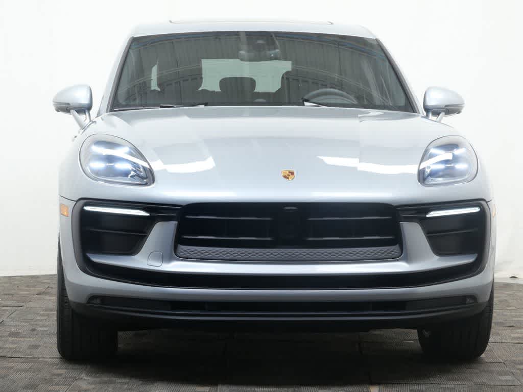 Thumbnail: 2025 Porsche Macan - 10