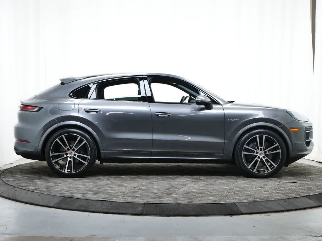 Thumbnail: 2026 Porsche Cayenne - 8