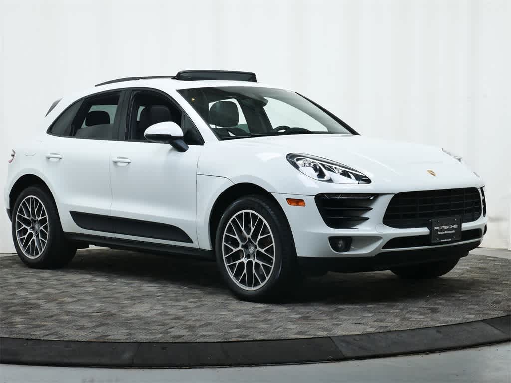 Thumbnail: 2016 Porsche Macan - 9