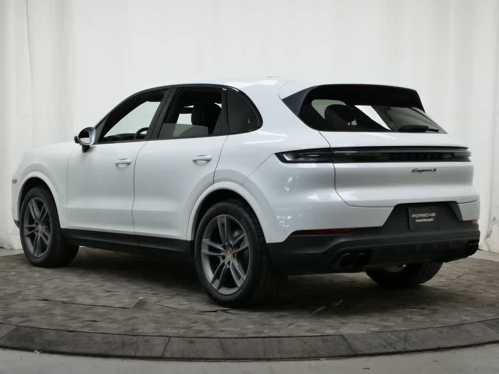 Thumbnail: 2025 Porsche Cayenne - 3