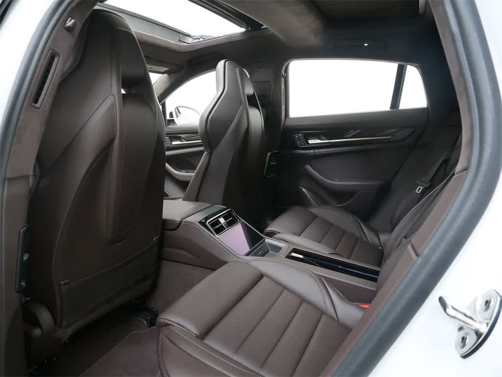 Thumbnail: 2025 Porsche Panamera - 14