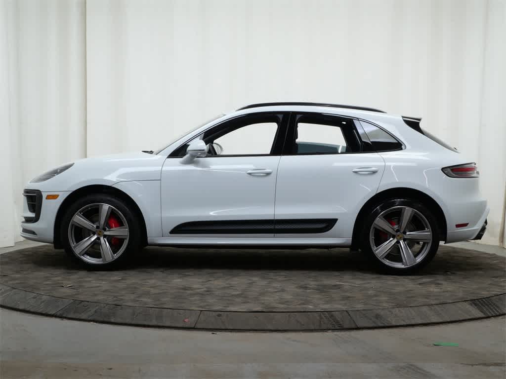 Thumbnail: 2026 Porsche Macan - 2
