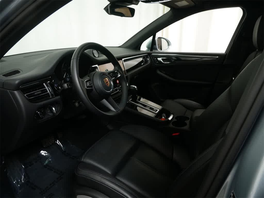 2024 Porsche Macan Base 4