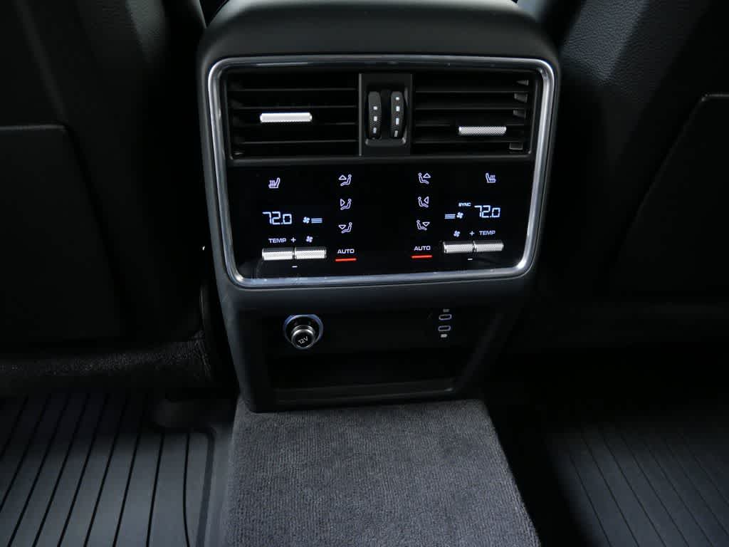 Thumbnail: 2021 Porsche Cayenne - 16