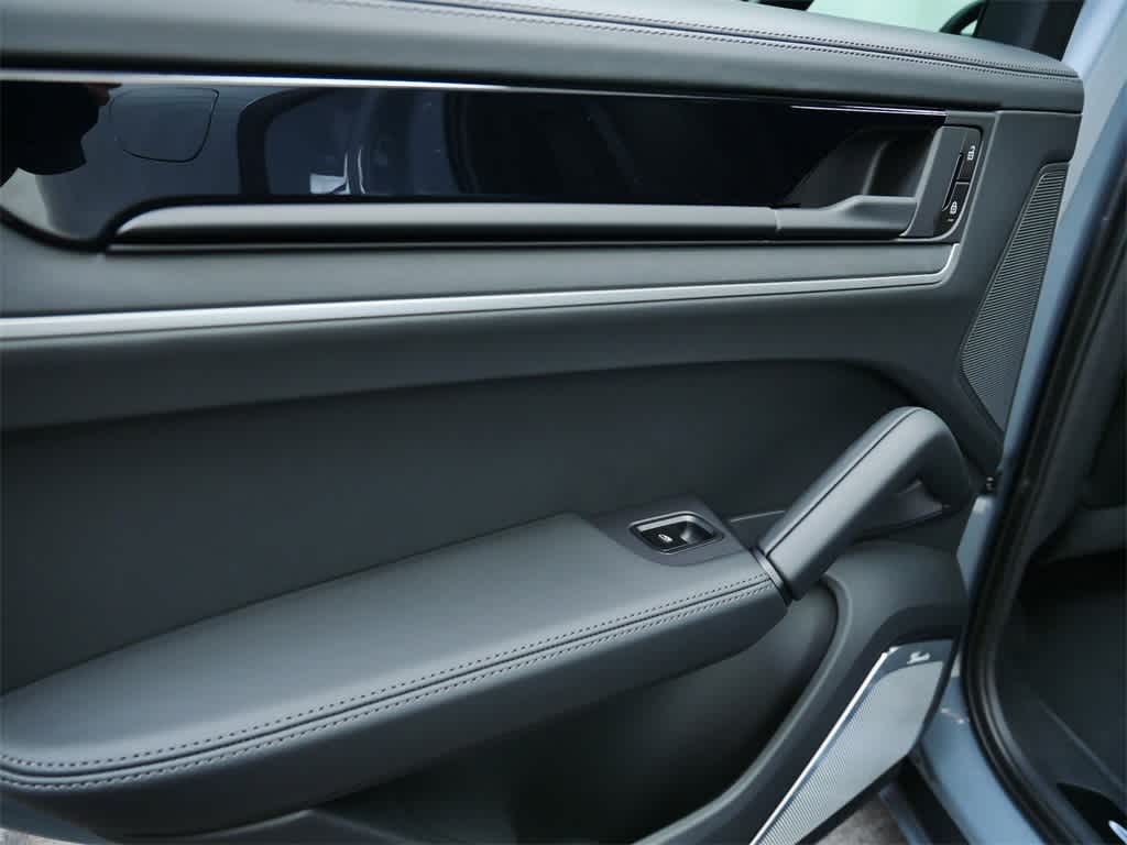 Thumbnail: 2025 Porsche Cayenne - 15